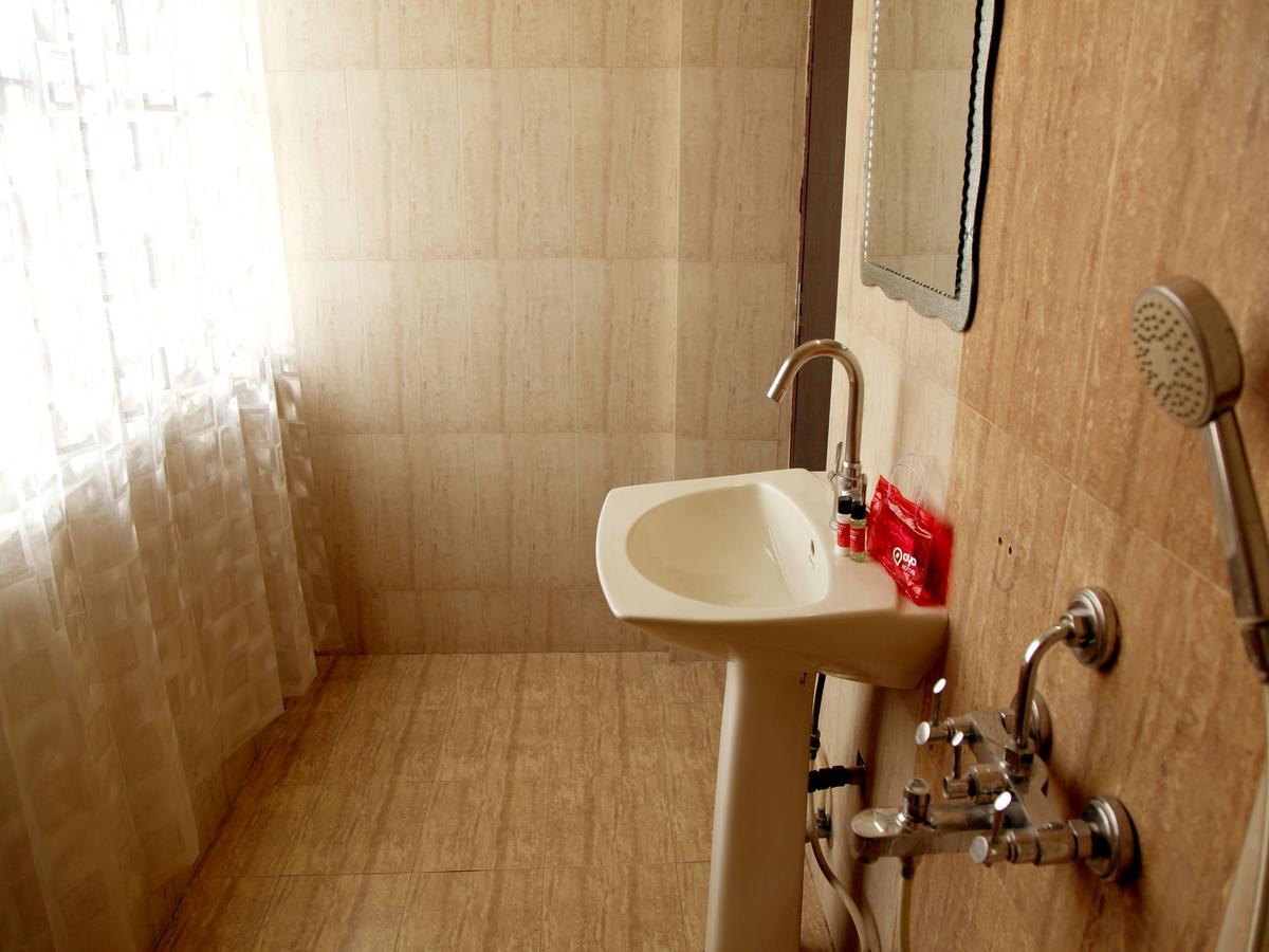 Oyo 2054 New Hotel Broadway Varanasi Exterior photo